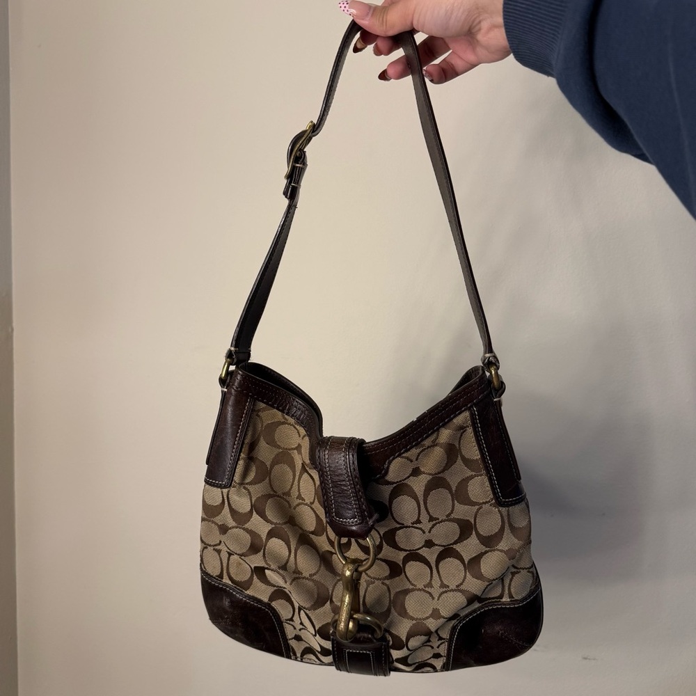 Coach Handbag - Picture 3 of 9